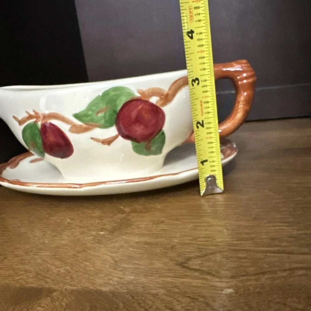 Franciscan Apple Gravy Boat with Underplate 8 1/2